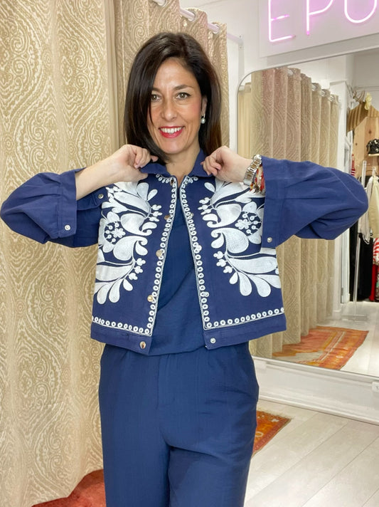CAZADORA  BORDADA AZUL