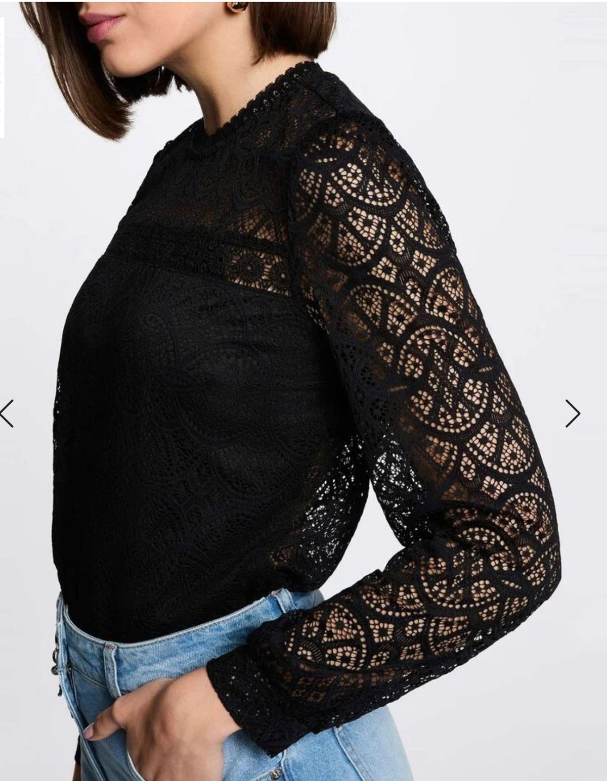 CAMISETA ENCAJE NEGRA
