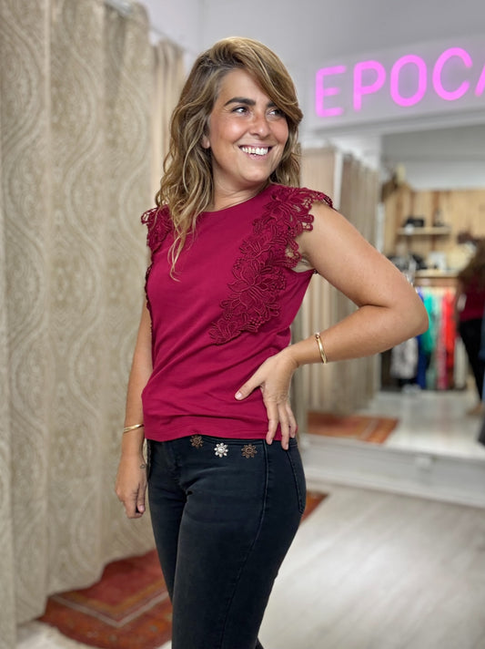 TOP MARIA BURDEOS