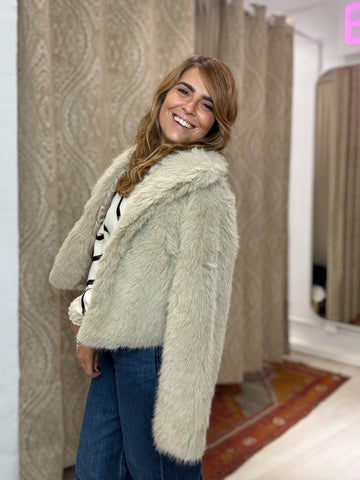 ABRIGUITO TATIANA PELO BEIGE