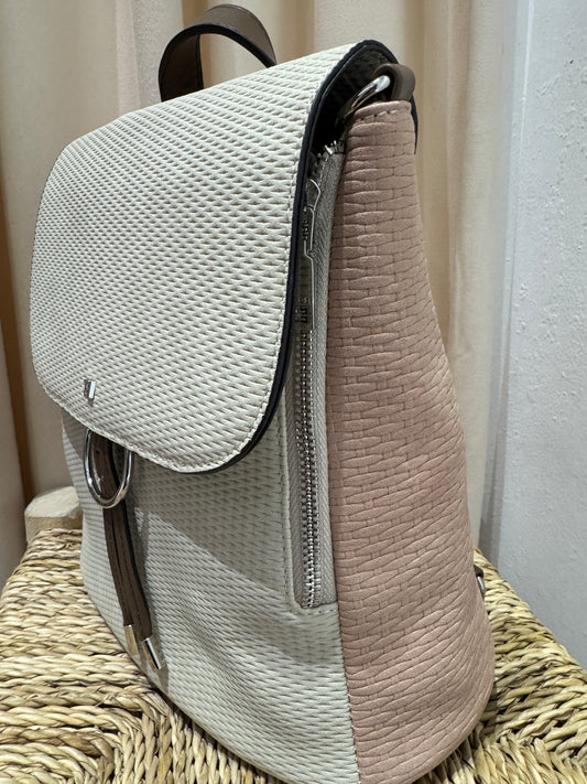 MOCHILA NATA Y FRESA