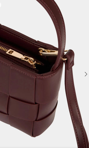BOLSO TRENZADO BURDEOS