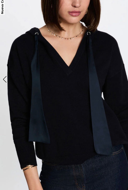 JERSEY CON CAPUCHA MARINO