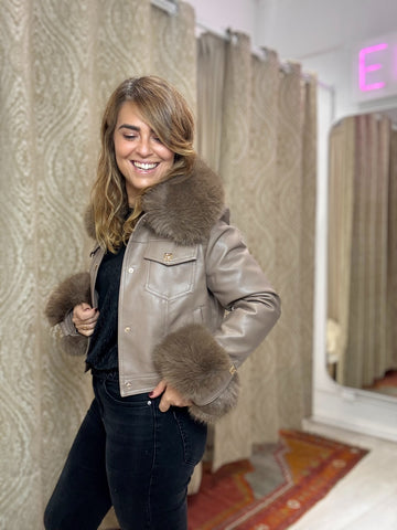 CAZADORA XANIA PELO BEIGE