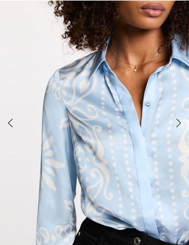 CAMISA AZUL ESTAMPADA