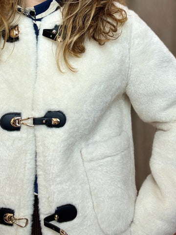 CAZADORA PELLIZA BORREGUITO REVERSIBLE