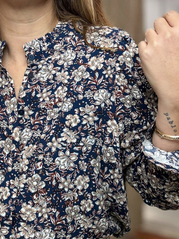 BLUSA FLORES MARINO