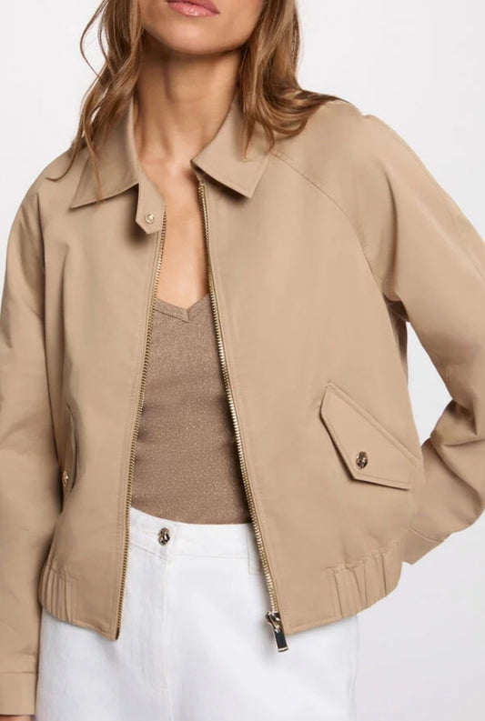 CHAQUETA CORTA BEIGE