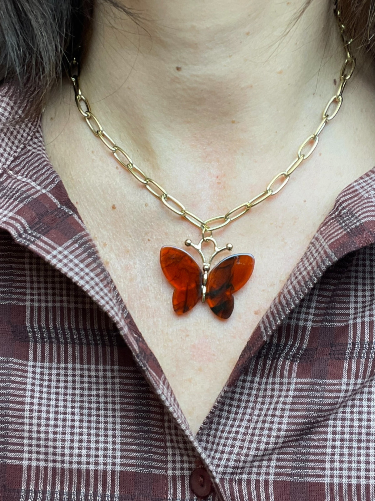 COLLAR MARIPOSA MARRON