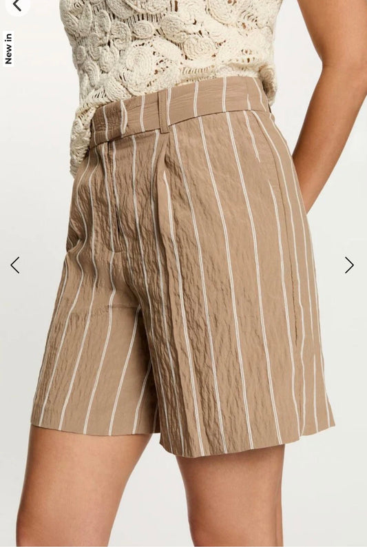 SHORT RAYAS TOPO