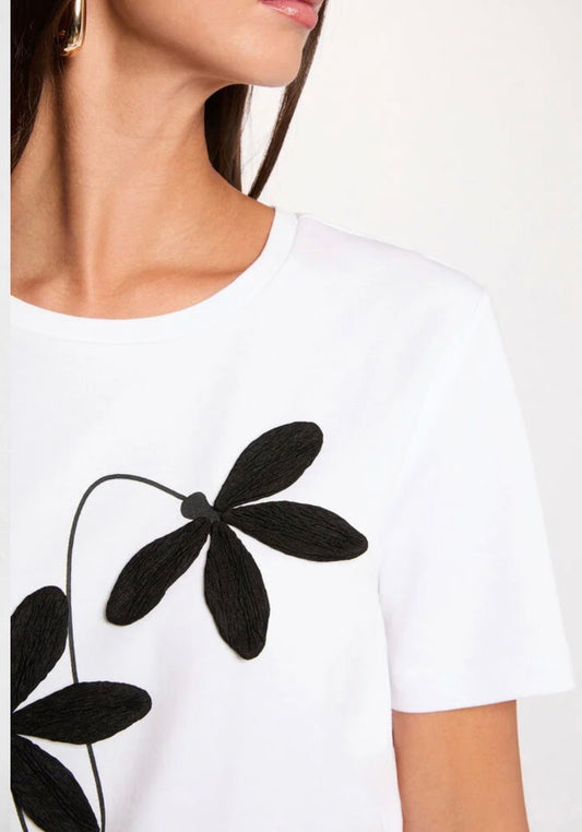 CAMISETA FLOR NEGRA