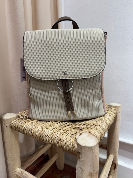 MOCHILA NATA Y FRESA