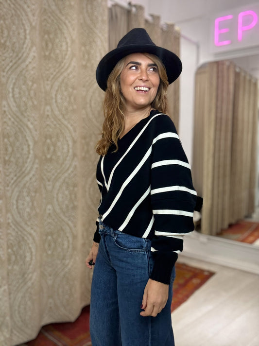 JERSEY VALERIA NEGRO LINEA BLANCA