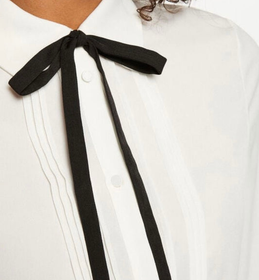 BLUSA BLANCA LAZO NEGRO