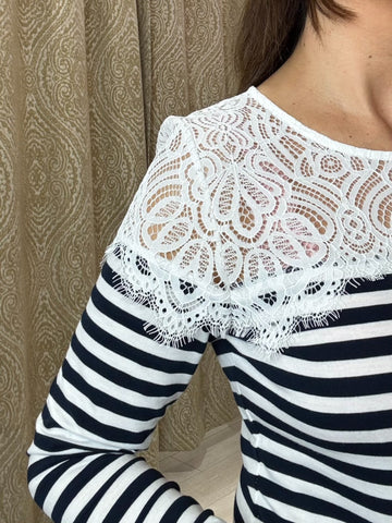 CAMISETA RAYAS ENCAJE
