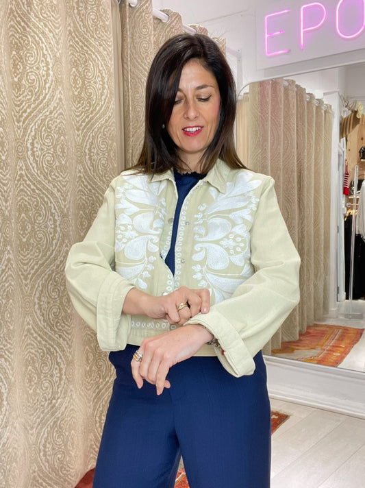 CAZADORA  BORDADA VAINILLA